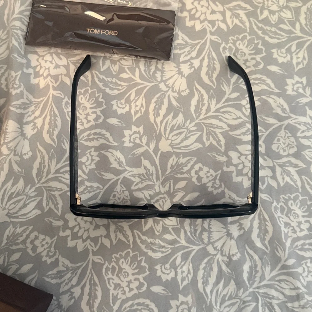New Authentic  TOM FORD Esme Sunglasses Black & Gold